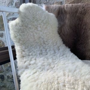 POTTERY BARN Auth Lamb Skin, Bloggers Favorite 🥰